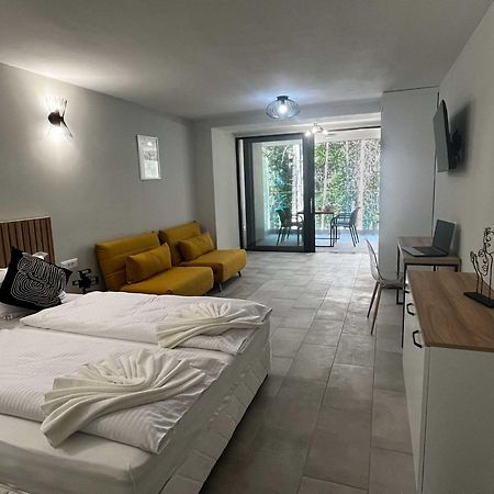 Teracite Aparthotel Varna Exteriör bild