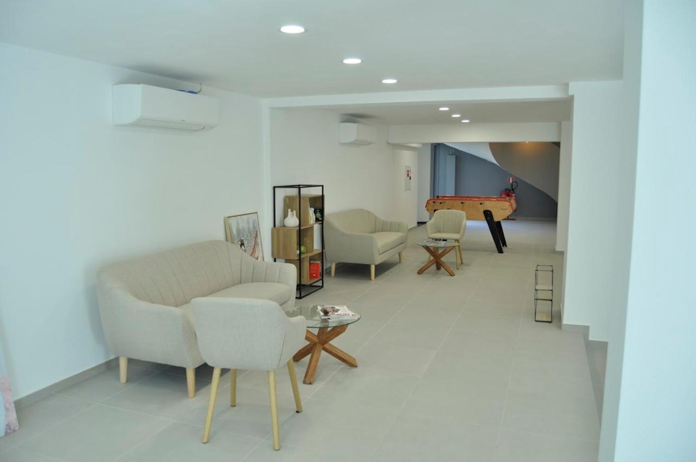 Teracite Aparthotel Varna Exteriör bild