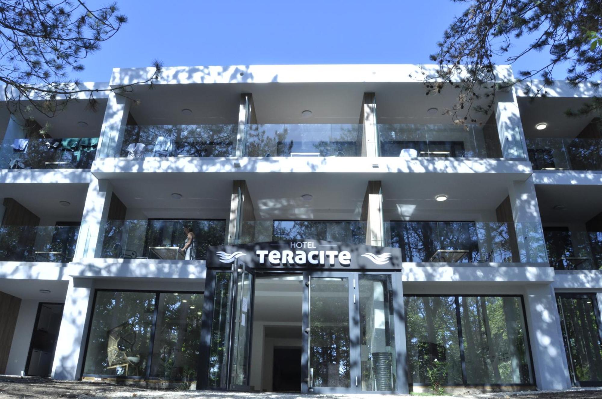 Teracite Aparthotel Varna Exteriör bild