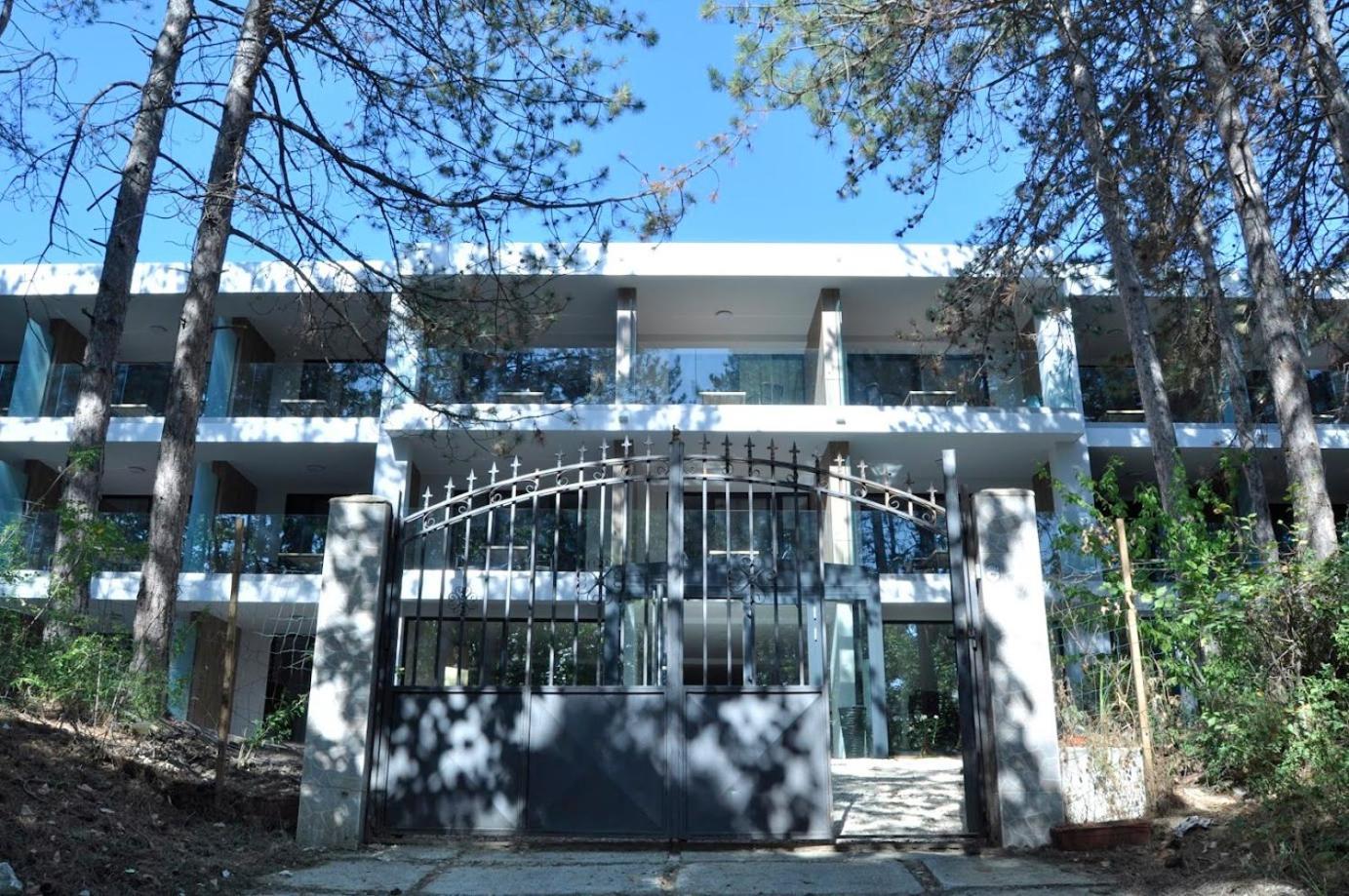 Teracite Aparthotel Varna Exteriör bild