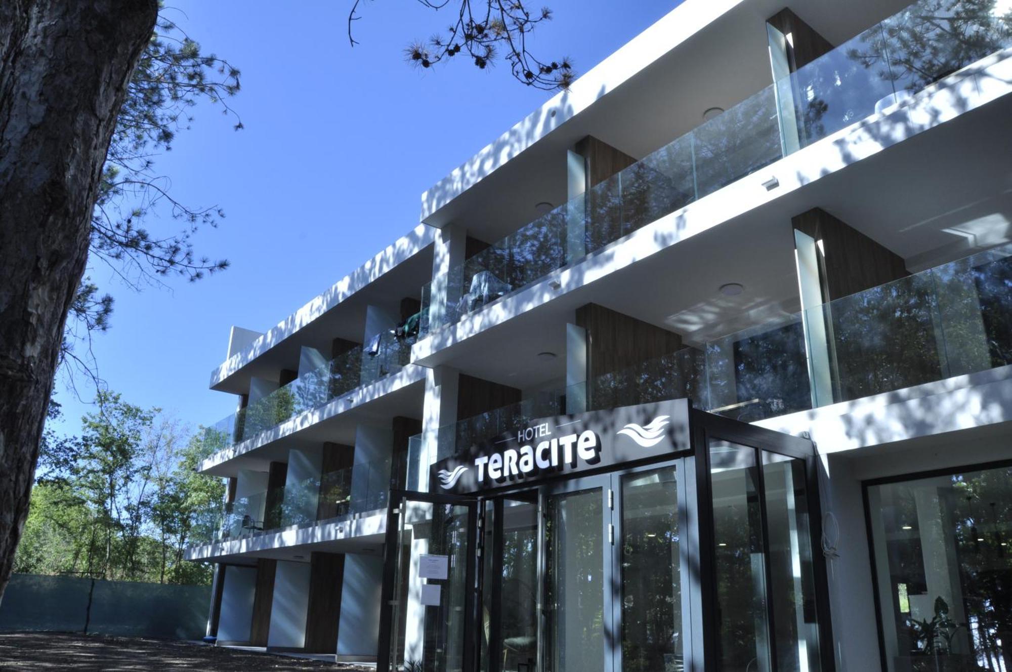 Teracite Aparthotel Varna Exteriör bild