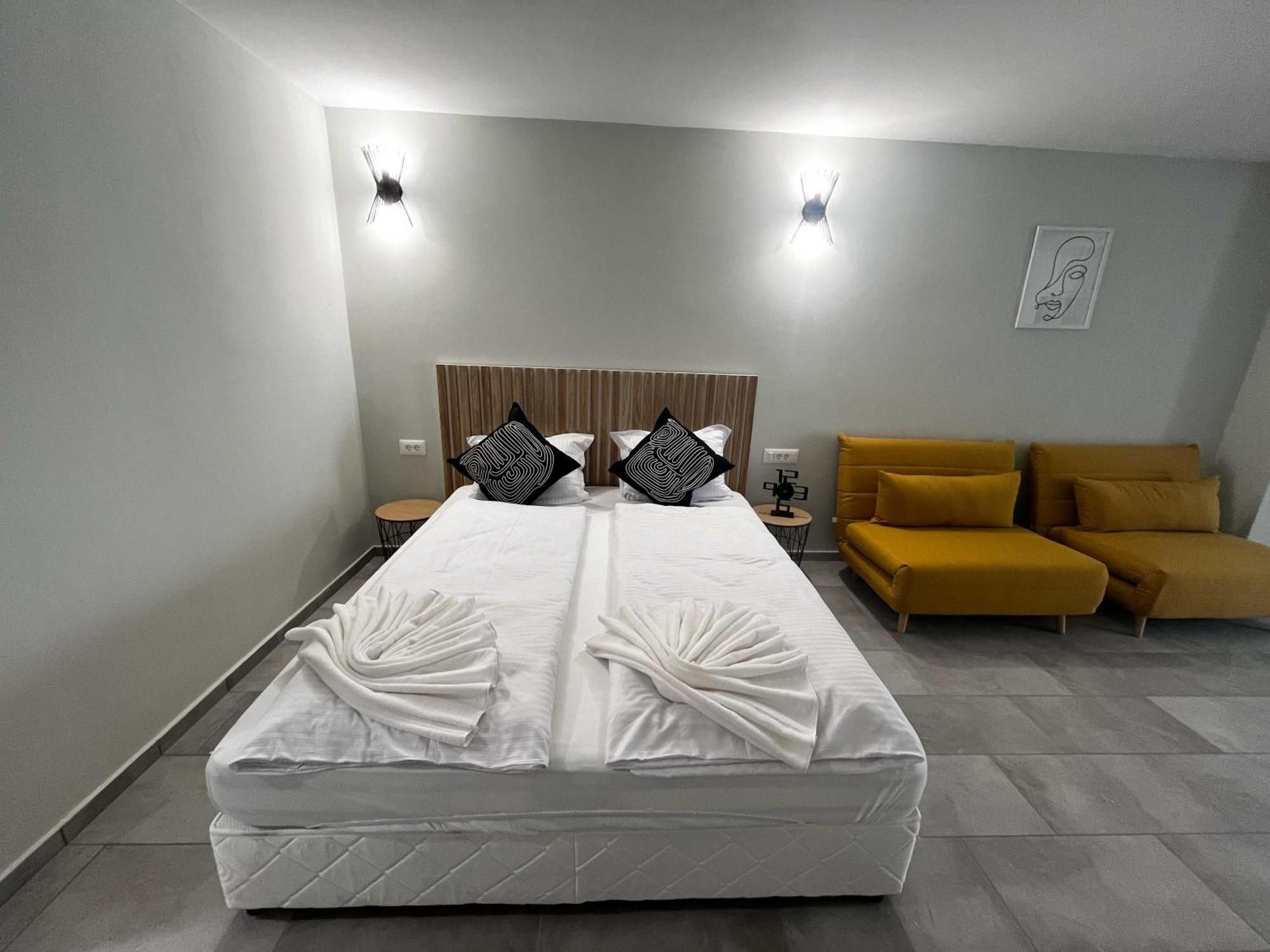 Teracite Aparthotel Varna Exteriör bild